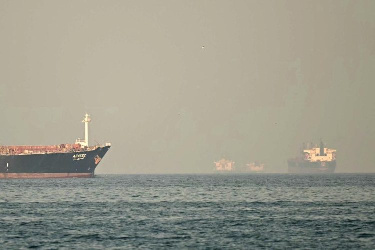 イラン攻撃の開始以来、事実上の封鎖状態が続くホルムズ海峡（AFP=時事）