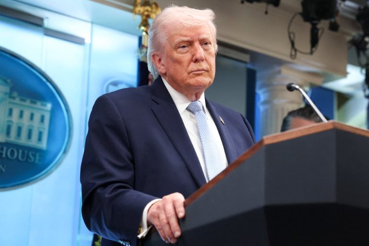 トランプ大統領はホルムズ海峡の「逆封鎖」を宣言した（写真：AFP＝時事）