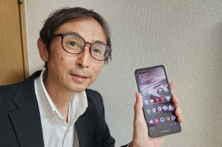 今更ながらスマホデビューした中川淳一郎氏