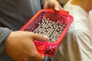 ひとりだからこそ気楽に過ごせる場所を見つけたい（イメージ）