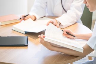 臨床能力の低い医師が増えていると話題に上ることも多いという（イメージ）