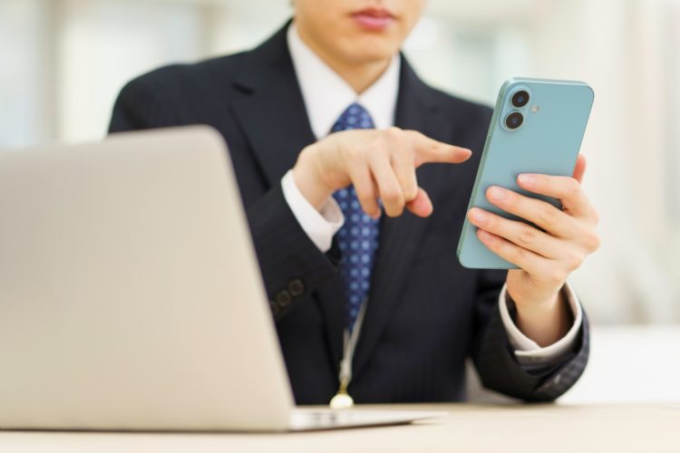 自分だけは騙されないと思っていても…（写真：イメージマート）