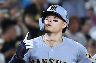 オフの動向も注目される佐藤輝明（写真・時事通信フォト）