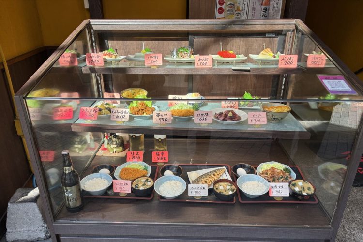 ランチにも昼飲みにも最高なメニューがずらり