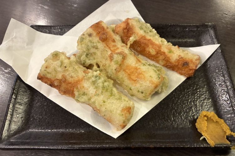 皿の端の辛子がまたいいのだ