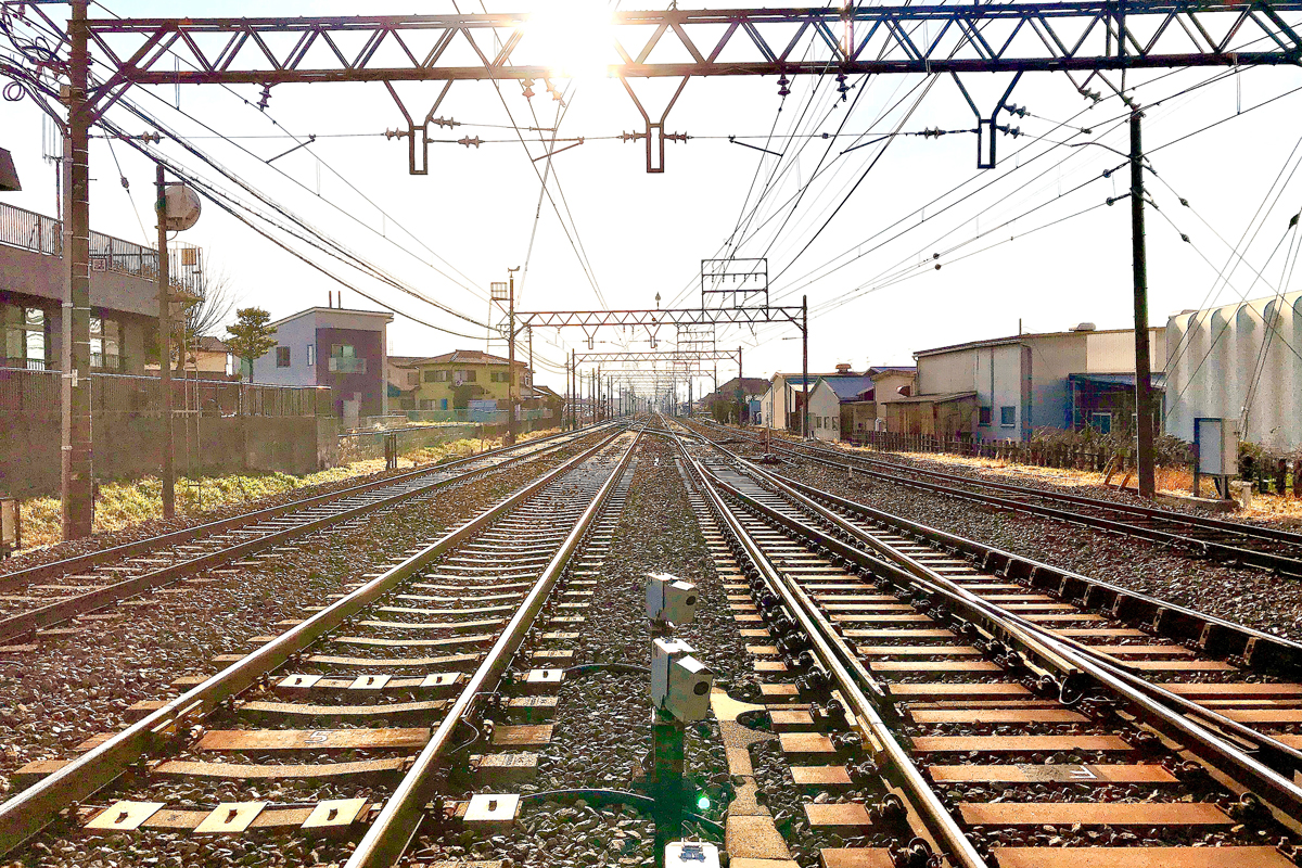 鉄道の線路には、障害が起こる可能性がある設備が多数ある(イメージ)